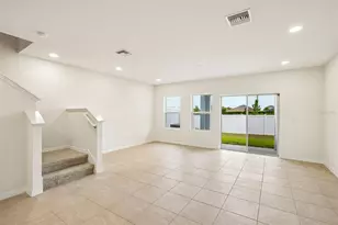 6848 Holcombe Down Dr, Zephyrhills, FL 33541 - Photo 11