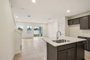 6848 Holcombe Down Dr, Zephyrhills, FL 33541 - Photo 5