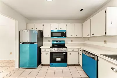 11805 Skylake Place #C, Tampa, FL 33617 - Photo 5