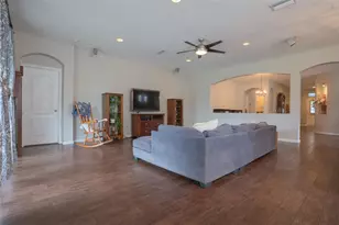 5029 Torrey Hills Ln, Lutz, FL 33558 - Photo 9