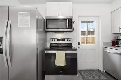 664 Gray Street S, Saint Petersburg, FL 33707 - Photo 5