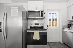 664 Gray St S, Saint Petersburg, FL 33707 - Photo 5