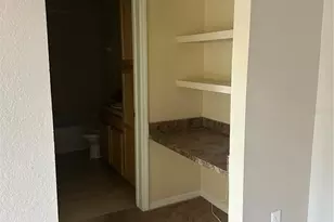 10105 Courtney Oaks Cir, Tampa, FL 33619 - Photo 11