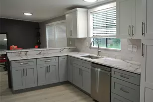 38122 Central Ave, Zephyrhills, FL 33540 - Photo 19