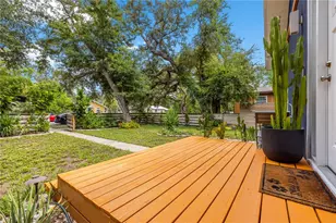 2101 43rd St S, Saint Petersburg, FL 33711 - Photo 13