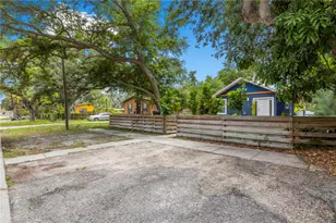 2101 43rd St S, Saint Petersburg, FL 33711 - Photo 11