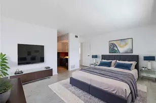 210 Dolphin Point, Clearwater Beach, FL 33767 - Photo 5