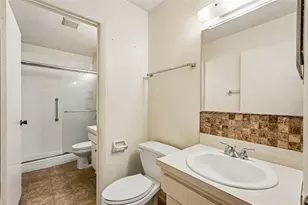 1329 New Bedford Dr, Sun City Center, FL 33573 - Photo 15