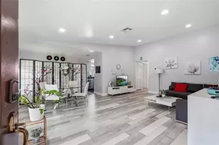908 Hammock Pine Blvd, Clearwater, FL 33761 - Photo 5