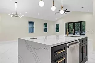 2823 60th Ave N, Saint Petersburg, FL 33714 - Photo 11