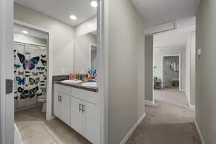 31575 Barrel Wave Way, Wesley Chapel, FL 33545 - Photo 23