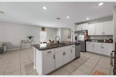 31575 Barrel Wave Way, Wesley Chapel, FL 33545 - Photo 11