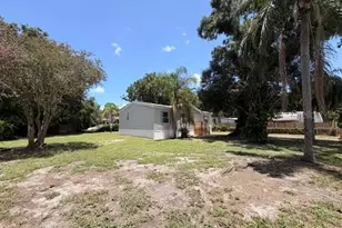 4301 Sherwick Dr, Tampa, FL 33610 - Photo 5