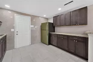 1703 E Idell St, Tampa, FL 33604 - Photo 15
