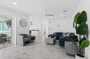 340 Palm Island NE, Clearwater Beach, FL 33767 - Photo 17