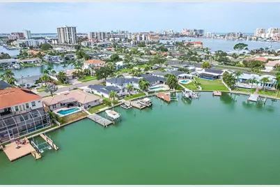 340 Palm Island NE, Clearwater Beach, FL 33767 - Photo 9