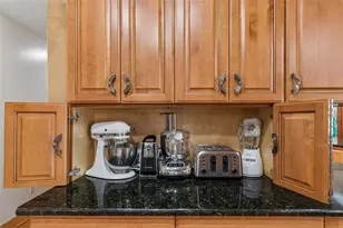 2781 Valencia Ln W, Palm Harbor, FL 34684 - Photo 17