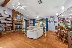 2781 Valencia Ln W, Palm Harbor, FL 34684 - Photo 7