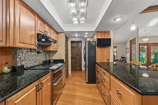 2781 Valencia Ln W, Palm Harbor, FL 34684 - Photo 13
