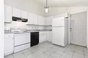 9704 Shalimar Ct, Tampa, FL 33615 - Photo 17