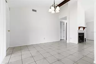 9704 Shalimar Ct, Tampa, FL 33615 - Photo 15