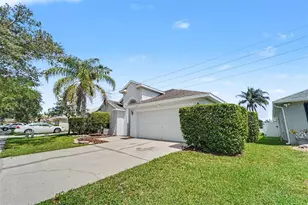 22901 Hawk Hill Loop, Land O Lakes, FL 34639 - Photo 3