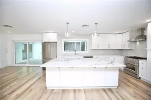 1646 Robin Hood Ln, Clearwater, FL 33764 - Photo 13