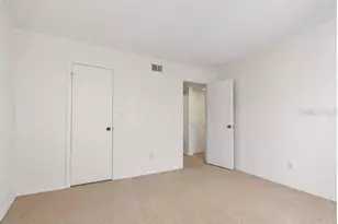 10200 Gandy Blvd N, Saint Petersburg, FL 33702 - Photo 9