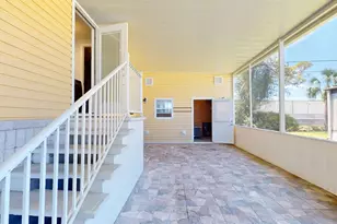 10728 Poplar St NE, Saint Petersburg, FL 33716 - Photo 5