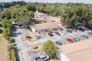1400 Strawberry Pl, Plant City, FL 33563 - Photo 9