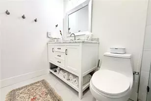 11861 Raintree Dr, Tampa, FL 33617 - Photo 13