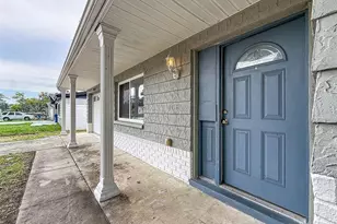 4925 Beacon Hill Dr, New Port Richey, FL 34652 - Photo 5
