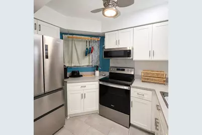 6931 Stones Throw Circle N #5208, Saint Petersburg, FL 33710 - Photo 3