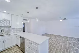 202 Bedford Trail, Sun City Center, FL 33573 - Photo 5
