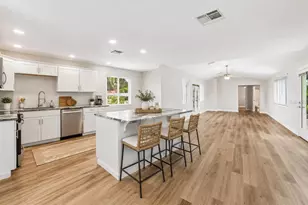7745 Westmoreland Dr, Sarasota, FL 34243 - Photo 5