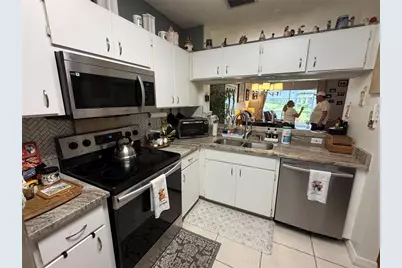 6211 Bayside Key Drive, Tampa, FL 33615 - Photo 3