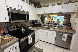 6211 Bayside Key Dr, Tampa, FL 33615 - Photo 3