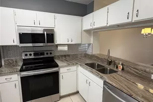 6211 Bayside Key Dr, Tampa, FL 33615 - Photo 3