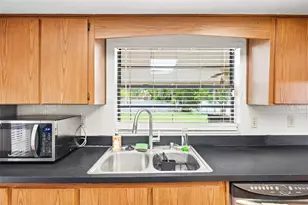 15806 Pennington Rd, Tampa, FL 33624 - Photo 15