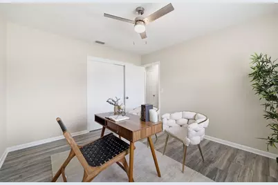2327 W Knollwood Place, Tampa, FL 33604 - Photo 23