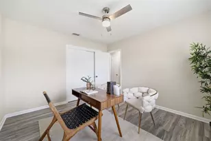 2327 W Knollwood Pl, Tampa, FL 33604 - Photo 23