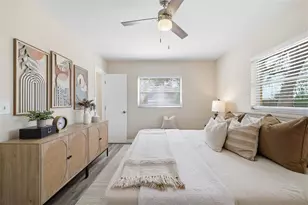 2327 W Knollwood Pl, Tampa, FL 33604 - Photo 9