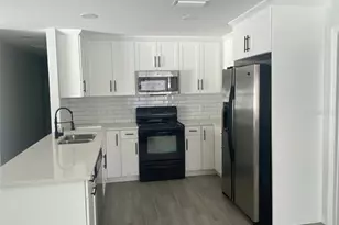 5008 Parade St, Tampa, FL 33617 - Photo 3