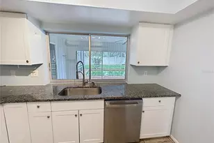 1093 N Cypress Point Dr, Venice, FL 34293 - Photo 11