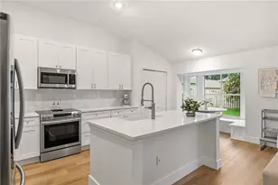 16607 Longleat Dr, Lutz, FL 33549 - Photo 13