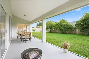 16607 Longleat Dr, Lutz, FL 33549 - Photo 9