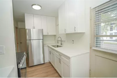 2001 Dr Martin Luther King Jr Street N #4, Saint Petersburg, FL 33704 - Photo 3