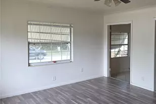 1800 22nd Ave S, Saint Petersburg, FL 33712 - Photo 3