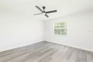 902 Shangri La Dr, Seffner, FL 33584 - Photo 19