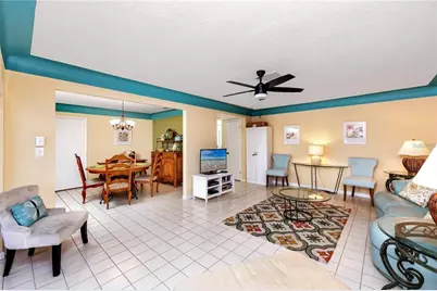 2096 Massachusetts Avenue NE, Saint Petersburg, FL 33703 - Photo 13